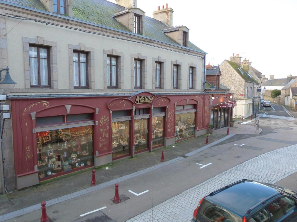 "Les Mouettes" Maison De Pecheur En Centre Ville Saint-Vaast-la-Hougue Exterior foto